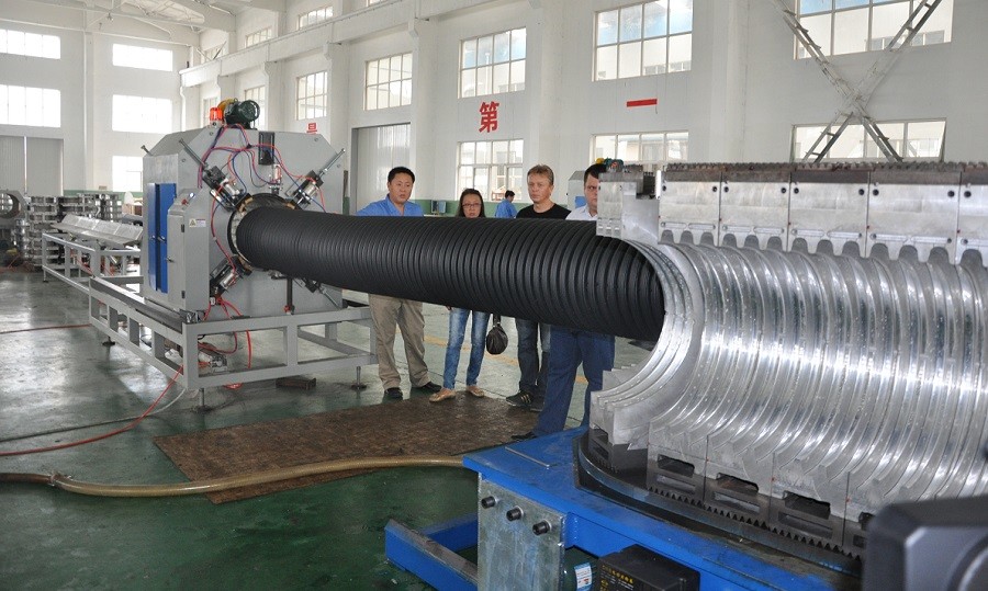 SBG-500倍の壁の波形の管機械、HDPEの二重壁の管の生産ライン