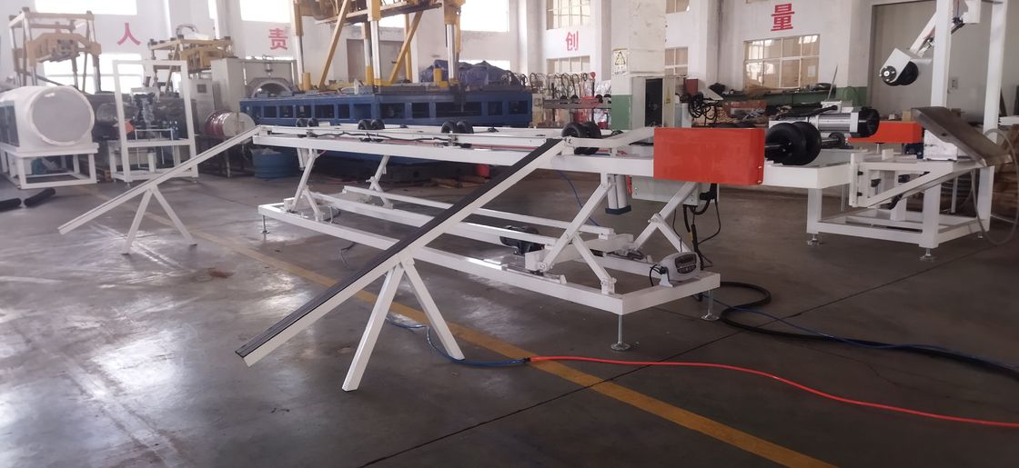 HV>940バレル硬度とPLC制御システムを備えた63mm最小パイプ径二重壁波形管押出ライン