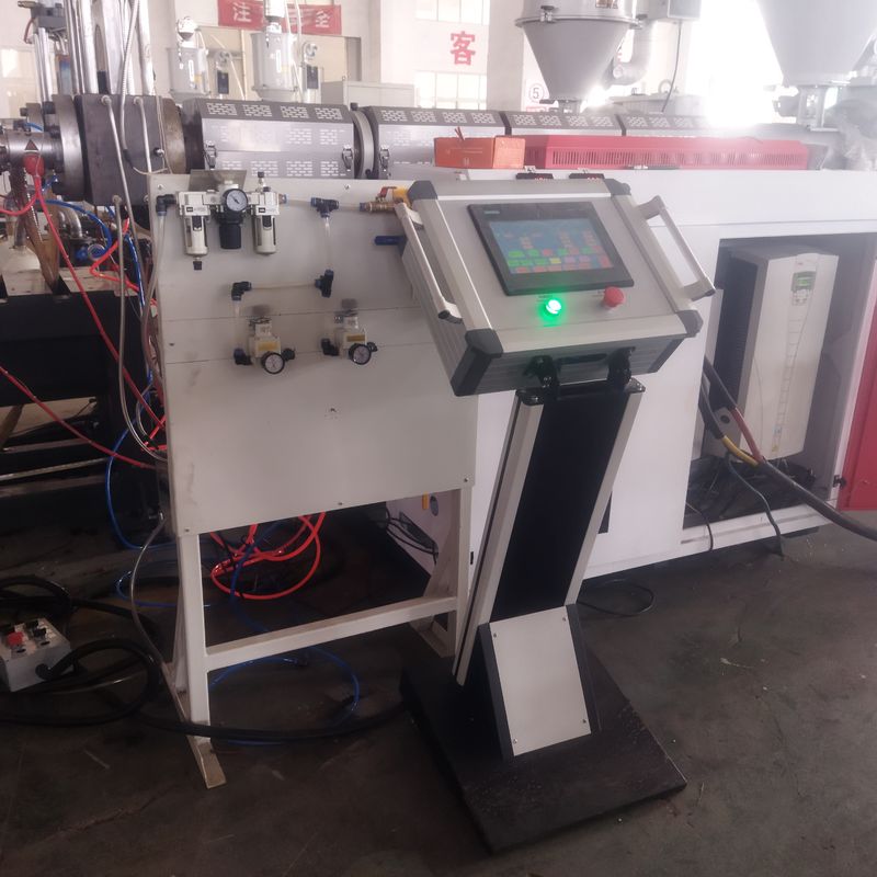 シーメンスモーターと8〜15kg/hの能力を備えた、自動化されたコンピューター制御の二重壁コルゲートパイプ押出ライン