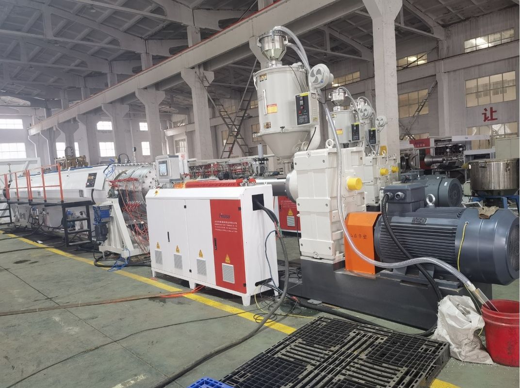 HDPEPPパイプ 固形壁エクストルーションライン 耐久性のある強固なパイプのシングルスクリューエクストルーション