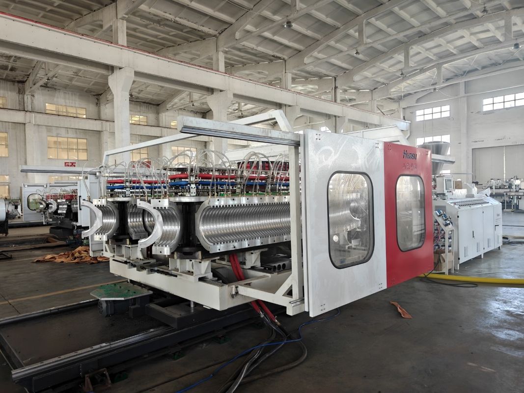 プラスチックPEPPPVCパイプエクストルーゼーションライン 円形双螺旋エクストルーダーとリサイクル水温制御