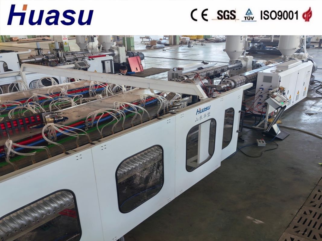 リモコン制御 安定したワークフローとオンラインベルリングのPVC/PE/MPP/PA/HDPEパイプのための単壁波紋パイプエクストルーションライン