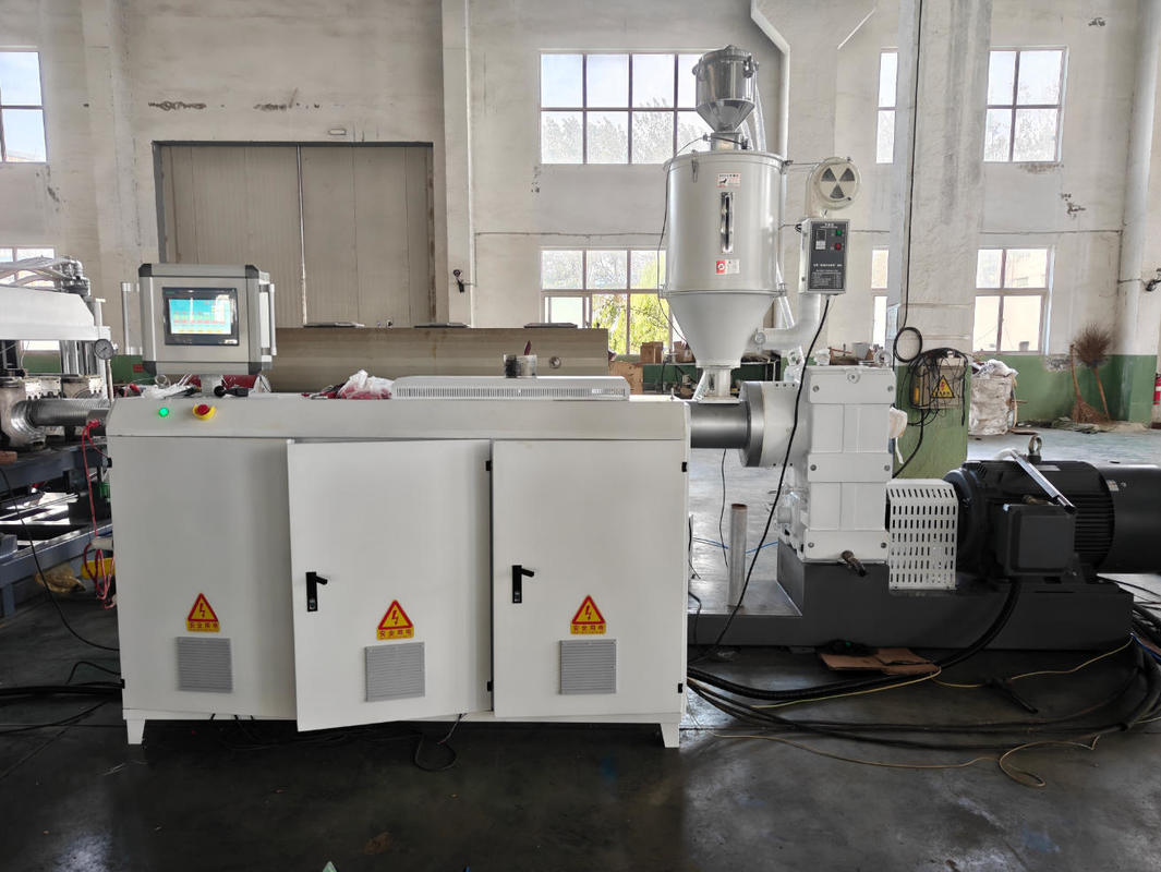 220-440V電圧、最大出力速度15m/分、75-250mm仕様の単層波付管押出ライン