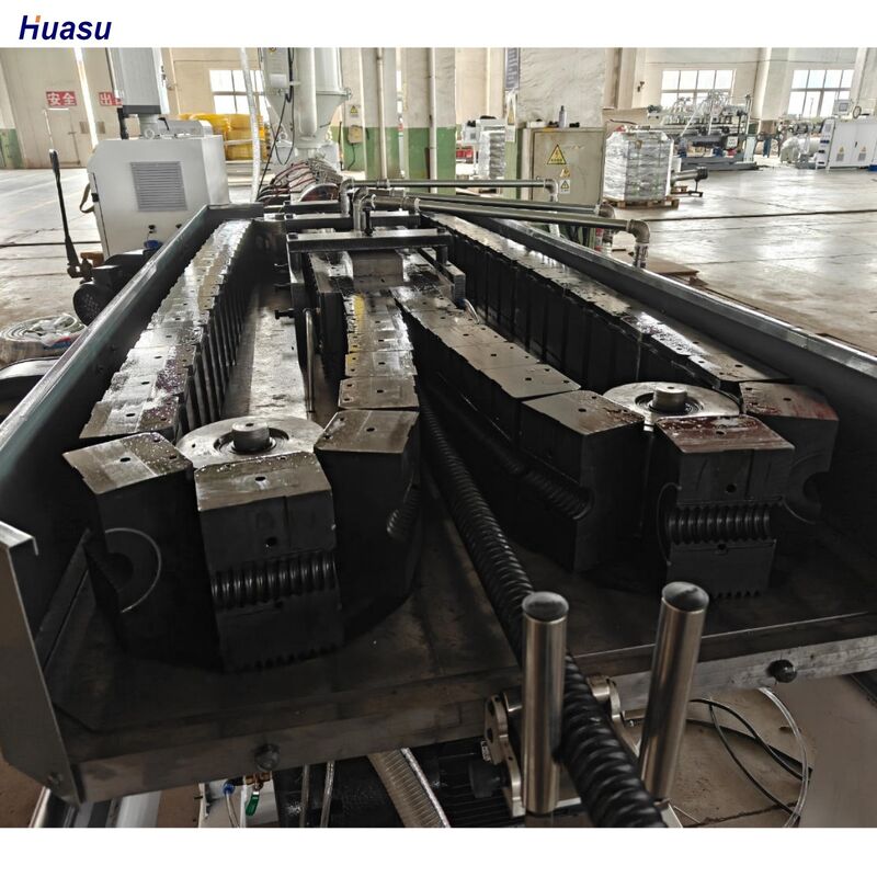 シングルウォール波紋パイプエクストルーゼーションライン 0.4から0.7mmのバレルナイトライディング深さ,総電力25から50とパイプ生産のためのPLC制御