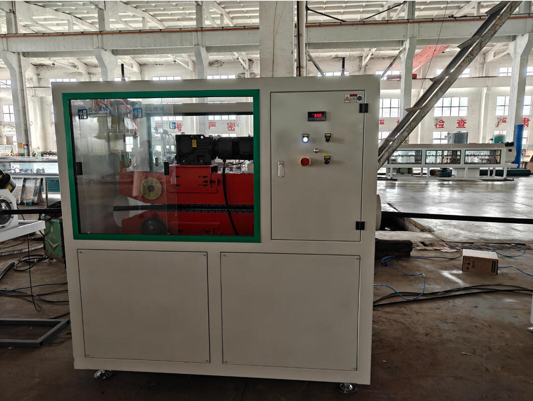 PLC制御付き単壁波紋パイプエクストルージングライン 半自動から完全自動操作とシュナイダー/シエメンス電気部品