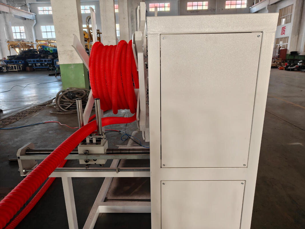 水冷却システム 38CrMoAlA樽材料のPEプラスチック加工のための単壁波紋パイプエクストルーションライン