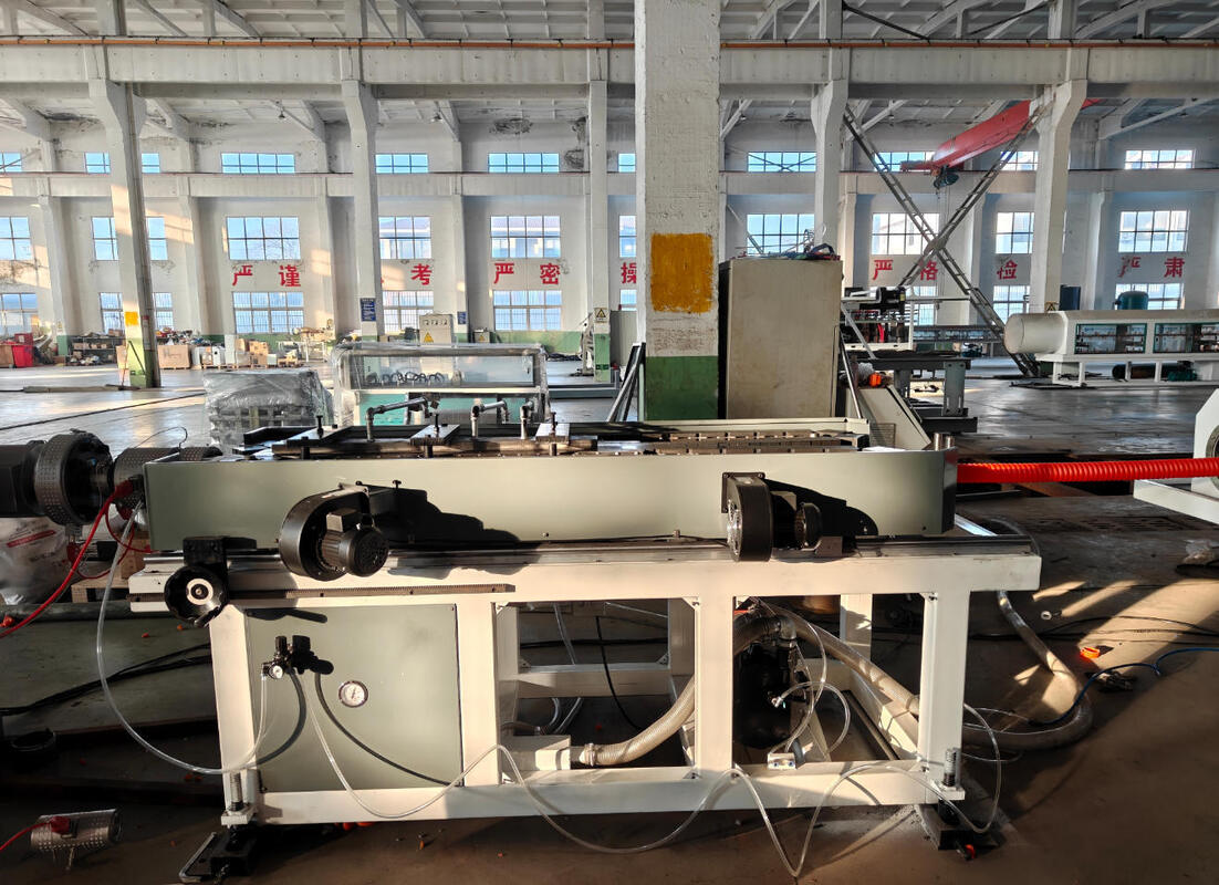 片面波形管押出成形ライン、水冷、シーメンス製メインモーター、PLC制御システム