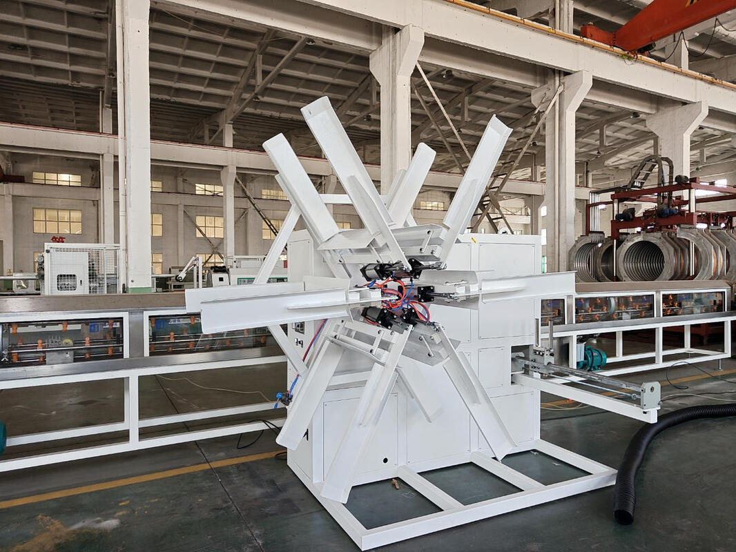 PLC制御 スパイラルパイプ押出ライン パイプサイズ 40-4000mm および顧客のニーズに応じたパイプ形状（サンプルまたは図面）に対応