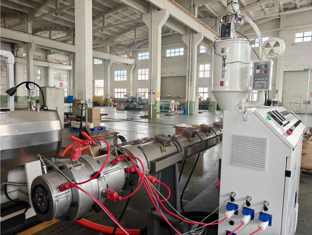 Non-dust Cutting Plastic Pipe Production Extrusion Line Equipped with Water Cooling System Adjustable Flow Enhancing Pipe