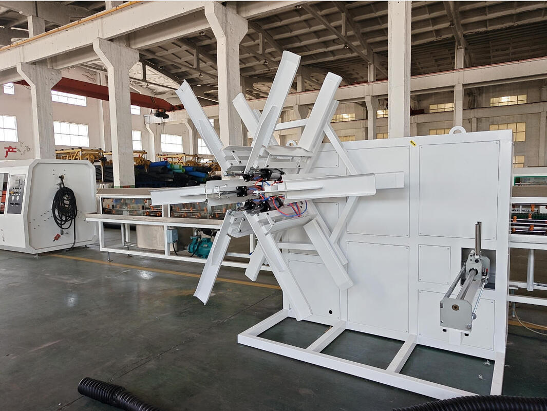 Non-dust Cutting Plastic Pipe Production Extrusion Line Equipped with Water Cooling System Adjustable Flow Enhancing Pipe