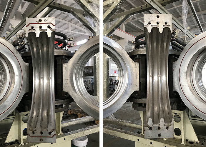 300mmのHDPEの管の放出ライン3m/Min Calbeのジャケットの管の生産ライン