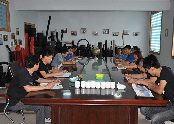 ポリ塩化ビニールのPE PPの単一の壁は機械250mm管の直径を作る管を波形を付けた